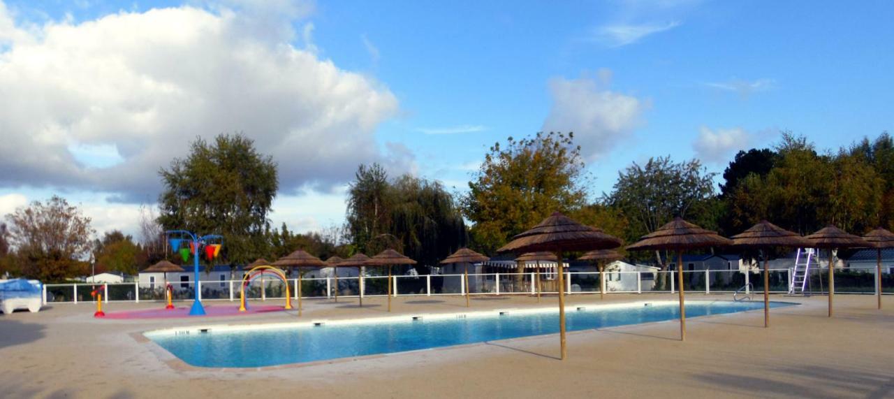 Camping Les Charmettes- Les Mathes Exterior photo